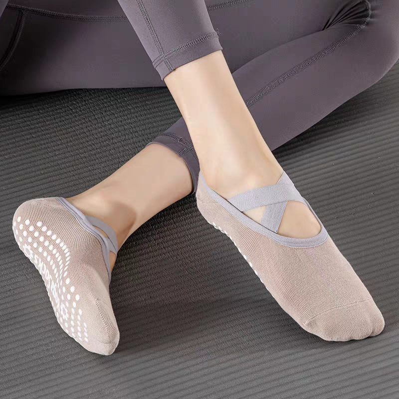 ถุงเท้าโยคะสำหรับผู้หญิงมืออาช - Pilates & Yoga Unleashed Studio บทวิจารณ์และราคา