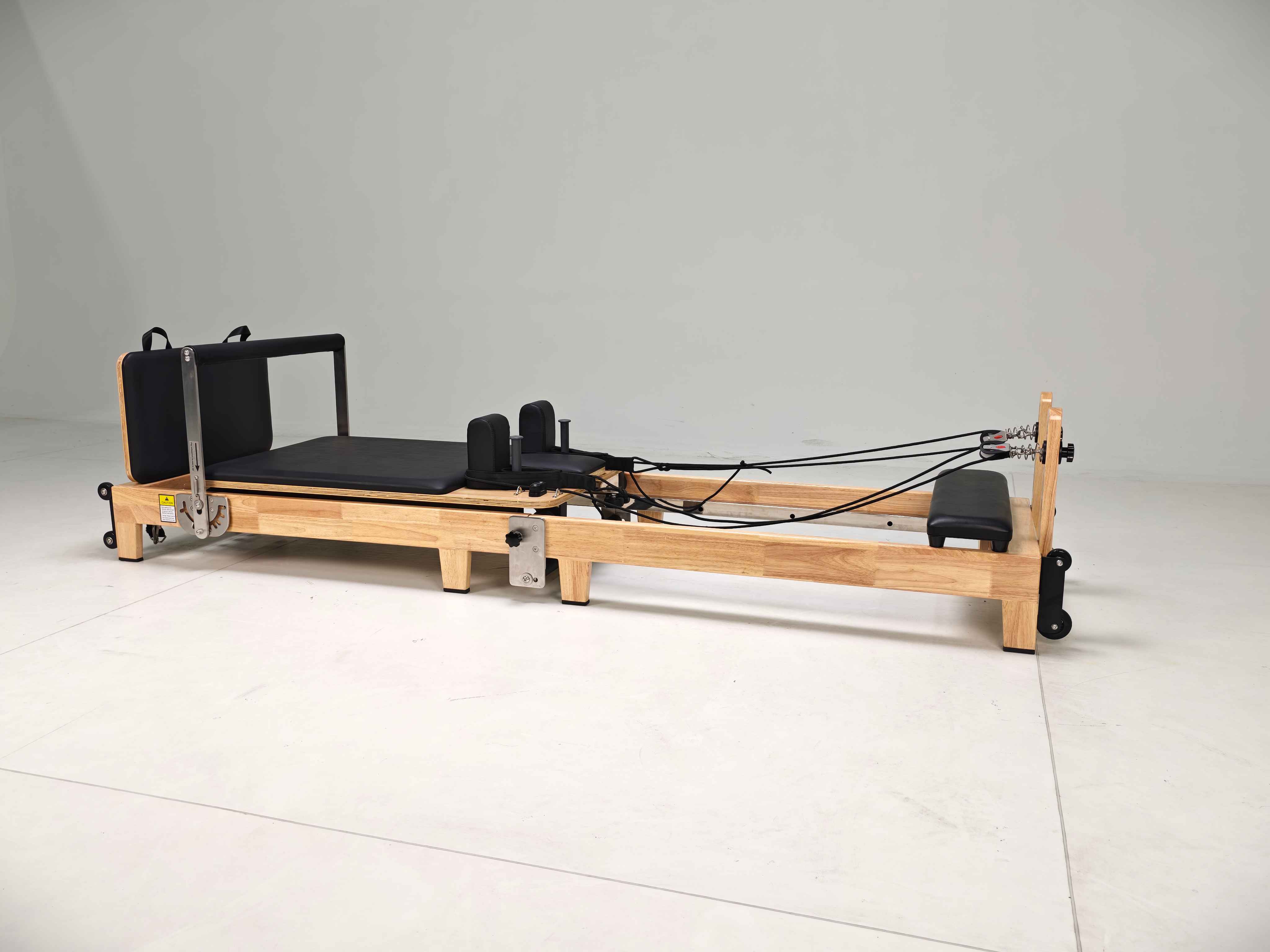เครื่องพิลาทิสแบบพับได้ รุ่นพร - Pilates & Yoga Unleashed Studio บทวิจารณ์และราคา